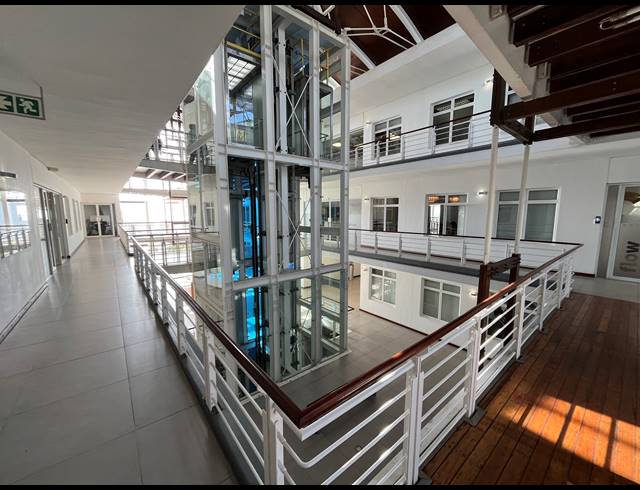 278M² OFFICE TO LET IN MOUILLE POINT